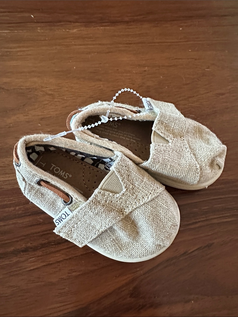 Toms Toddler Slip-On Canvas Shoes in Beige size 4T